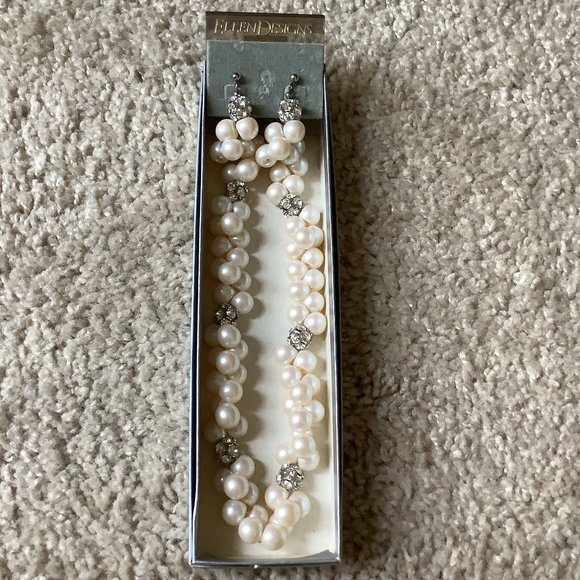 Pearl & Rhinestone Jewelry Set – Necklace & Pierced Earrings - Picture 3 of 10